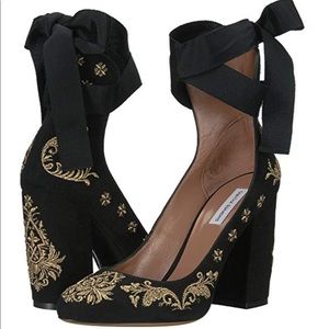 Tabitha Simmons Isabel embroidered lace up pumps sz 37